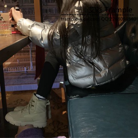 【VIVI】酒吧臭棉袜跺死贱狗