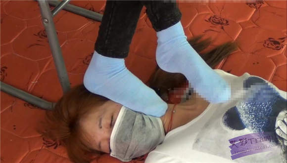 ★lulu和甜儿★第四十七部 璐璐棉袜脚虐甜儿 G-NV-132