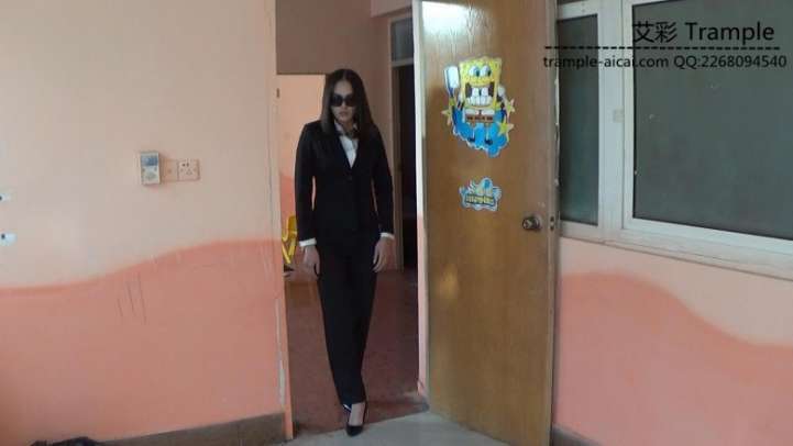 职业装木板压碎2