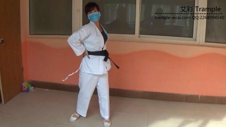 跆拳道美女防狼演练.