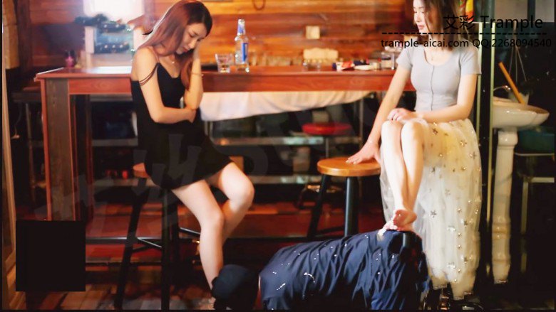 【艾丝Studio】扶桑果儿女王酒吧狠虐贱狗 170618