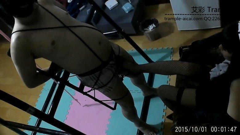 渔网袜强烈虐脚奴深喉