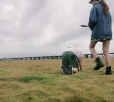 【宸宸 】户外遛狗骑马/脏靴踩狗爪-舔臭脚 bf26271