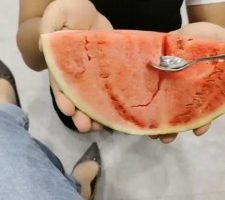 【辣姐】生活化圈养-脚踩喂食/舔多双脏鞋底/喝刷鞋水 JS23072443