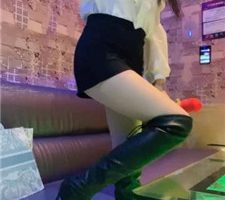 【陈甜女帝】KTV-狗舌头涂鞋油清理脏鞋 bf36522