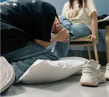 【小林小s】学生S-跪舔运动鞋白袜/吮吸脚趾【完整版】 JS240402-6