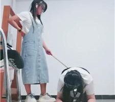 【璃茉】母畜-超羞辱喂食/物化脚垫/白袜裸足虐 JS240903-4