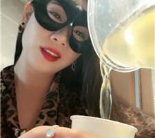 【爱丽丝】茶室女老板诱惑顾客 bf45969