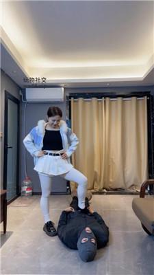 【猴歌】皮鞋白袜跳踩/坐脸窒息 bf47799