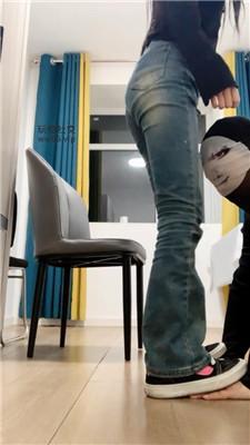 【妙妙】碾压狗爪/强制闻鞋/高跟踩踏/牛仔裤坐脸 bf49563