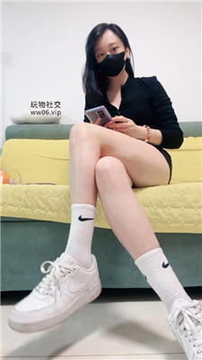 【小妮】白袜羞辱滚进来    250126-11