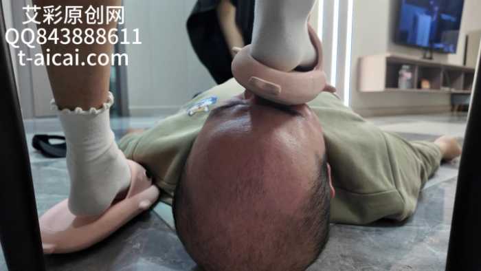 『chnnsct1818』用脸给女生擦脚汗 YC-250525-8