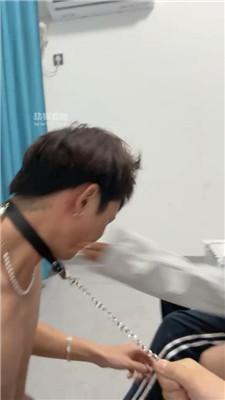 【牙印】精神小伙这回精神了，被几个中学女生抓住了狂虐 63433