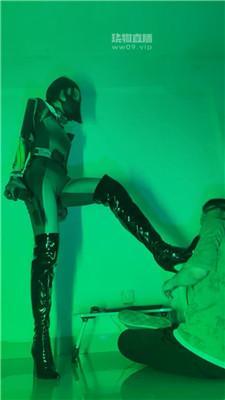 【佳佳】暗黑长靴女神玩虐脚下奴 bf55986