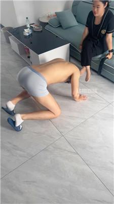 【77夫妻】做按摩技师的脚下奴 JS250728-51