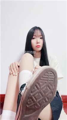 【女神mio】白袜匡威肉丝    250810-18