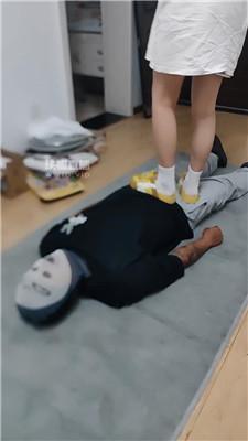 【甜甜】脏鞋白袜全体重跳踩 JS250813-46