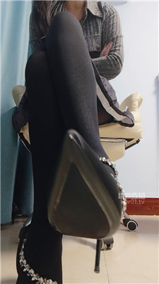 【微莱】母狗老婆开Y趴    251015-30