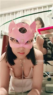 【倪小主】母狗-桌底视角-喂食场 JS251028-13