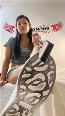 【猫咪大大】小白鞋脏鞋底    251107-16