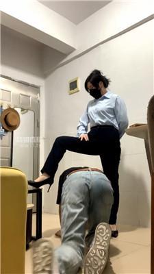 【梵高】女老板下班教训家奴 JS251217-9