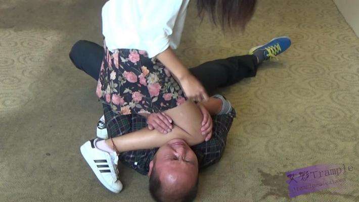 小薇实战防身情景演练