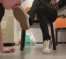 【阿月】雨天超脏鞋底强迫狗舔 bf11261