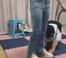 【海绵大大】御姐小白鞋白袜羞辱狗东西 bf16986