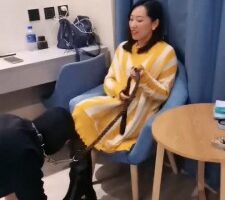 【冷御女王】长靴黑丝强迫老公做狗 bf22724