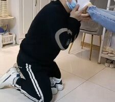 【筱雅】舔脏小白鞋/棉袜捂脸/骑马转胯/关狗笼 bf25780