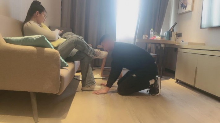 【诺诺子】舔运动鞋/白袜脚深喉/踩踏当坐垫 bf26272