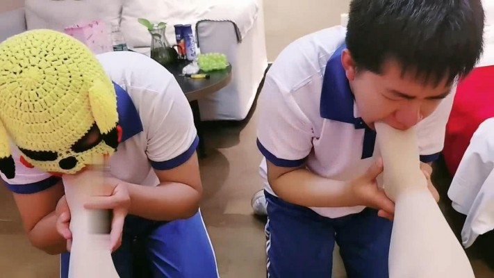 【璎珞】学姐S虐调双狗/踩跺/深喉/舔裸足酸奶/滴蜡【完整版】bf28993