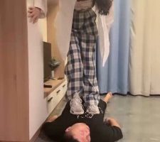 【素人星探】全体重踩/窒息/提档/踩狗肚子/抽耳光 bf30231