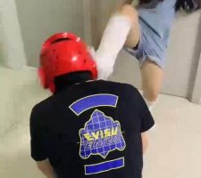 【精神小妹】4S素人-暴力踢踹/耳光虐打/喝圣水 bf30214