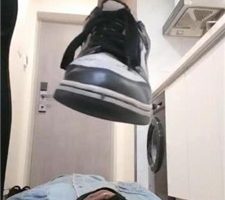 【美娜格格】运动女神-脏鞋底白袜虐废【完整版】 bf34086