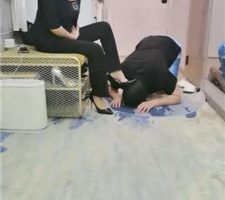 【魔鬼天使】高跟诱惑邻居做狗奴 bf36455