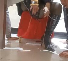 【乐爷】父子狗-野外餐厅伺候吃饭 bf37991