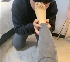 【魅儿】吮吸脚趾/运动鞋白袜虐/裸足深喉 JS240301-4