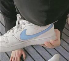 【bibi团】闻鞋窝吸味/舔吃白棉袜/人体鞋架/揪耳朵 JS240324-9