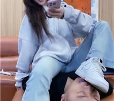 【麋鹿银儿】揪耳朵/狗舌清理脏鞋/窒息/插嘴/踩踏 bf40465