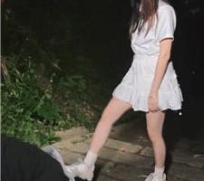 【yukis】户外虐跟踪狂-小白鞋白袜踩虐踢踹/骑马/清理脏鞋底 bf41645