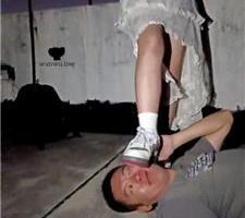 【白桃】天台处刑-耳光口水脏鞋白袜踩踏 bf42406