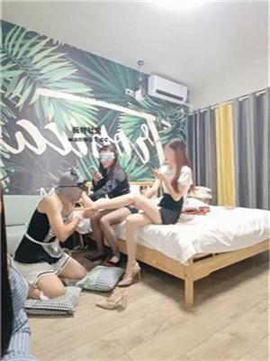 【叶娘】4S素人小姐姐群调群虐【四视角版】 bf44154