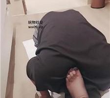 【倩倩】黑丝美腿踩虐/裸足深喉 JS241021-10