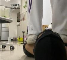 【艾黎】掐脖窒息/小白鞋棉袜踩虐/脚插嘴 bf47107