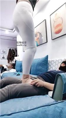 【李老师】玉足全体重踩踏/恋足舔 JS241221-6