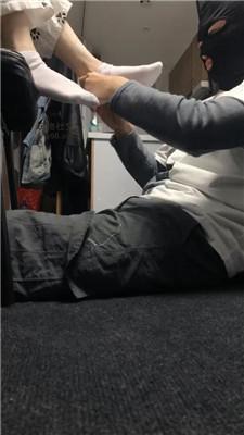 【uu大王】白袜裸足玩家奴 JS241222-30