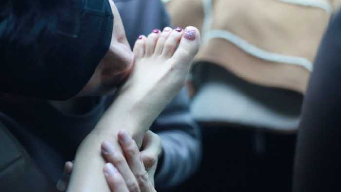 【仪宝】素人裸足车内舔(上) YC-250127-2