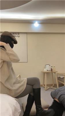 【Pink】白袜脚捂脸-玉足狂舔-长靴虐 JS250205-1