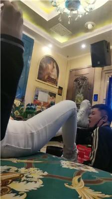 【文文文文】KTV-短靴踩踏-白棉袜气味辱 bf52000